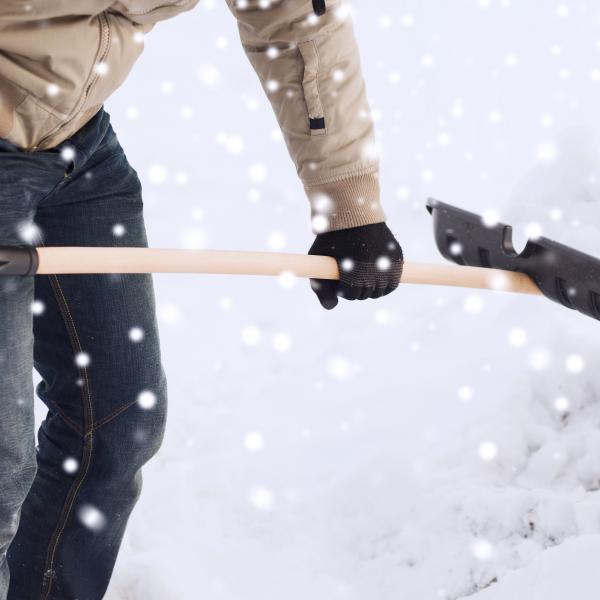 Avoid Injuries while Shoveling Snow